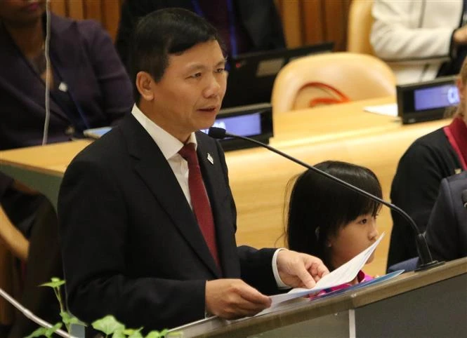 Đại sứ, Trưởng Phái đoàn Đại diện Thường trực Việt Nam tại Liên hợp quốc Đặng Đình Quý phát biểu tại phiên họp. (Ảnh: Hoài Thanh/TTXVN) 