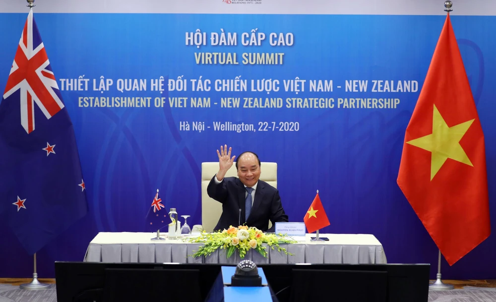 Thủ tướng Nguyễn Xuân Phúc hội đàm trực tuyến với Thủ tướng New Zealand Jacinda Ardern. (Ảnh: Thống Nhất/TTXVN)