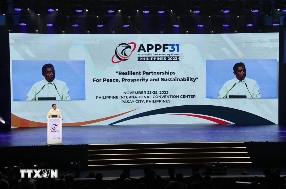 Chủ tịch Hạ viện Philippines Martin Romualdez phát biểu tại Lễ khai mạc diễn đàn APPF31. (Ảnh: Lê Dương/TTXVN)