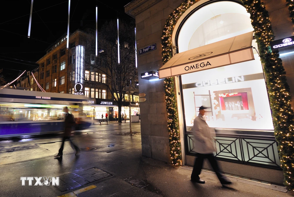 Trên một đường phố ở Zurich, Thụy Sĩ. (Ảnh: AFP/TTXVN)