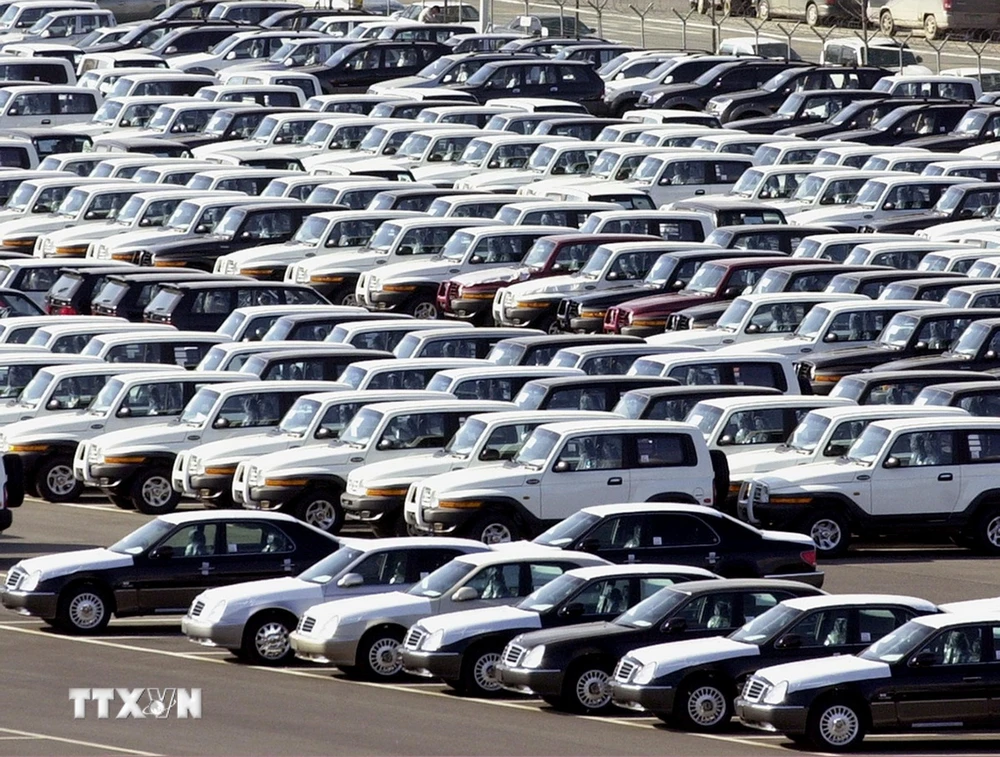 Xe ôtô mới của Nhà máy sản xuất xe Ssangyong chờ xuất xưởng ở Pyeongtaek, Hàn Quốc. (Ảnh: AFP/TTXVN)