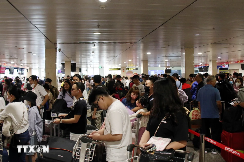 Chậm chuyến giảm đáng kể, Sân bay Tân Sơn Nhất đã thông thoáng hơn- Ảnh 2.