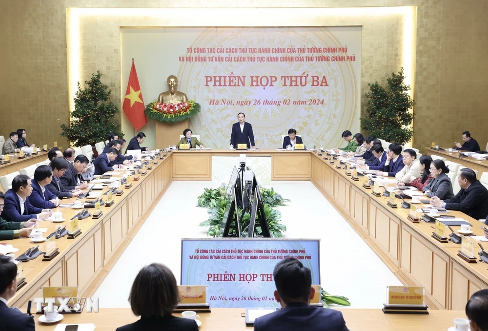 Phó Thủ tướng Trần Lưu Quang chủ trì phiên họp. (Ảnh: Lâm Khánh/TTXVN)