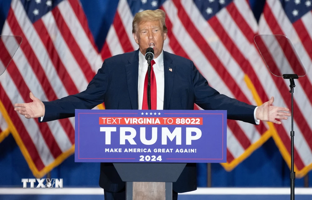 Cựu Tổng thống Mỹ Donald Trump phát biểu trong cuộc vận động tranh cử ở bang Virginia. (Ảnh: AFP/TTXVN)