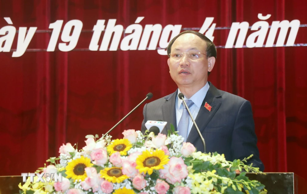 Bí thư Tỉnh ủy, Chủ tịch HĐND tỉnh Quảng NInh Nguyễn Xuân Ký phát biểu tại kỳ họp. (Ảnh: Văn Đức/TTXVN)