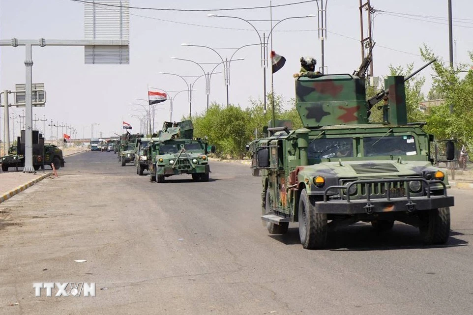 Lực lượng an ninh Iraq tuần tra tại thành phố Kirkuk . (Ảnh: AFP/TTXVN)