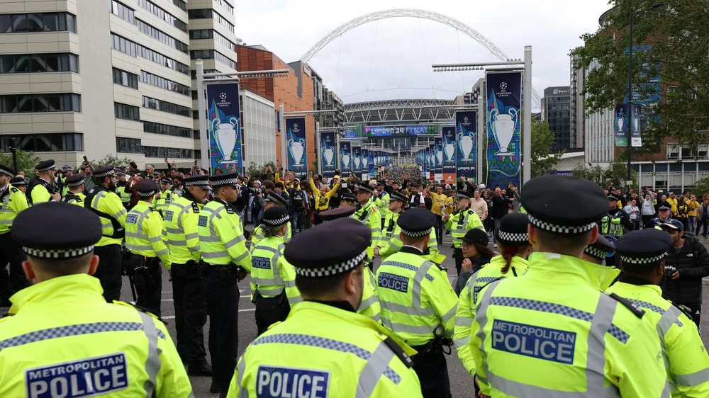 Cảnh sát được triển khai ở London để đảm bảo an ninh cho trận Chung kết Champions League. (Nguồn: Reuters)