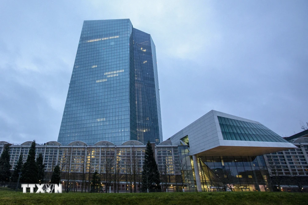 Ngân hàng Trung ương châu Âu (ECB) đã chính thức hạ lãi suất chủ chốt xuống 3,75%. (Nguồn: AFP/TTXVN)