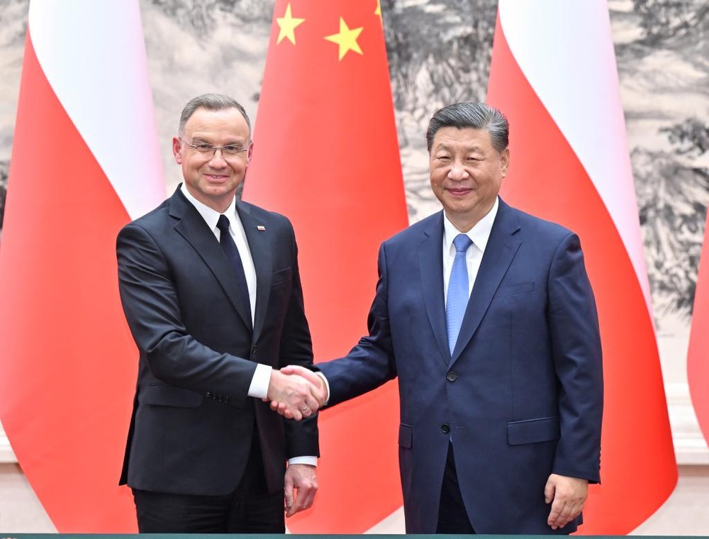 Chủ tịch Trung Quốc Tập Cận Bình và Tổng thống Ba Lan Andrzej Duda. (Nguồn: Xinhua)