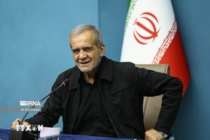 Tổng thống Iran Masoud Pezeshkian. (Ảnh: IRNA/TTXVN)