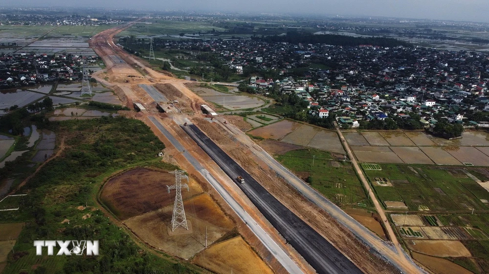 Dù đã rất nỗ lực nhưng đến nay nhiều dự án vẫn chậm so với kế hoạch đề ra. (Ảnh: Huy Hùng/TTXVN)