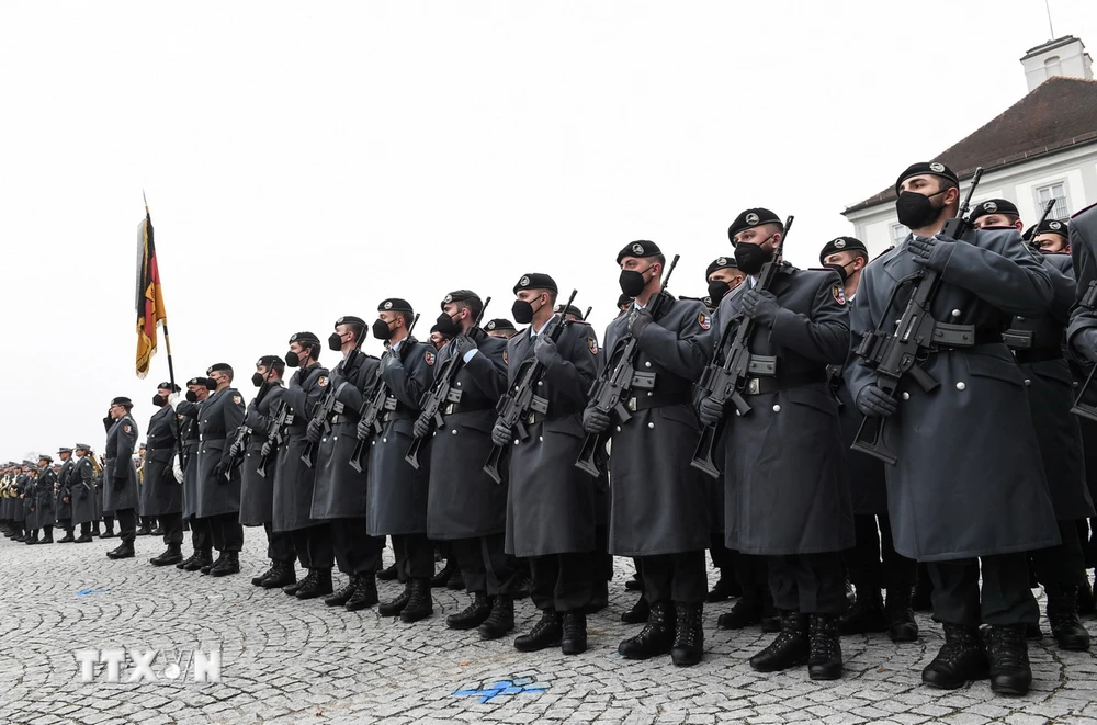 Binh sỹ Đức tham gia một buổi lễ của tân binh ở thành phố Munich. (Ảnh: AFP/TTXVN)