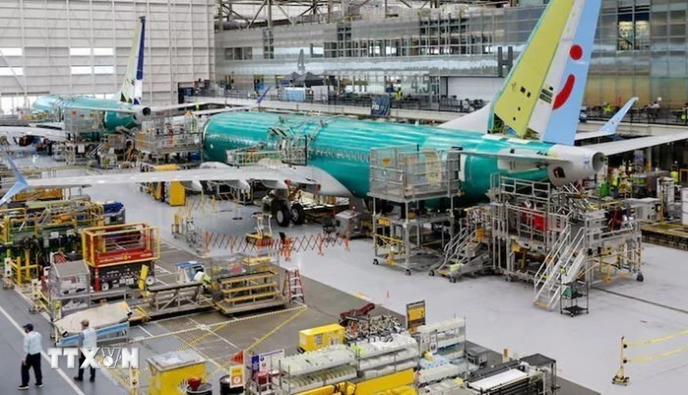 Dây chuyền sản xuất máy bay 737 MAX tại nhà máy của Boeing ở Renton, bang Washington, Mỹ. (Ảnh: REUTERS/TTXVN)