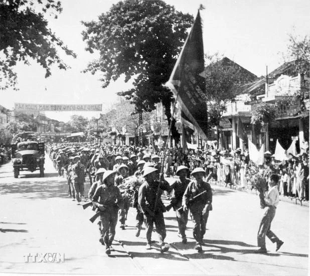 “Tiến về Hà Nội” - Niềm tin ấp ủ của những người con luôn hướng về Thủ đô- Ảnh 2.