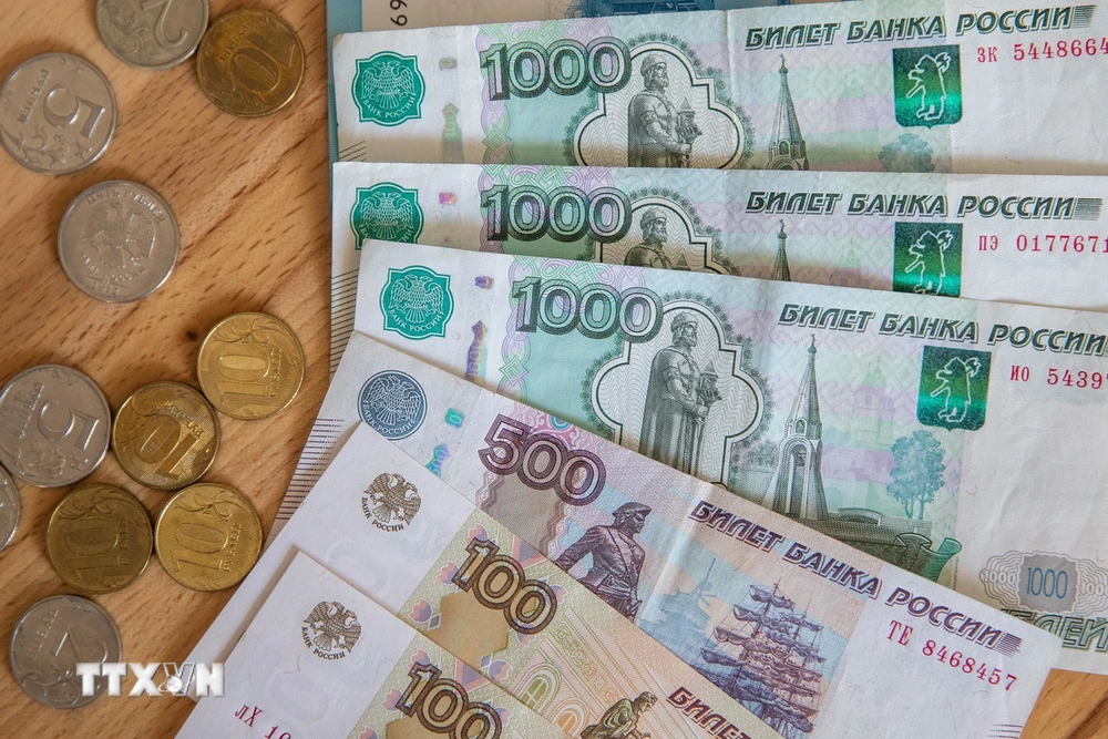 Đồng ruble của Nga. (Ảnh: THX/TTXVN)