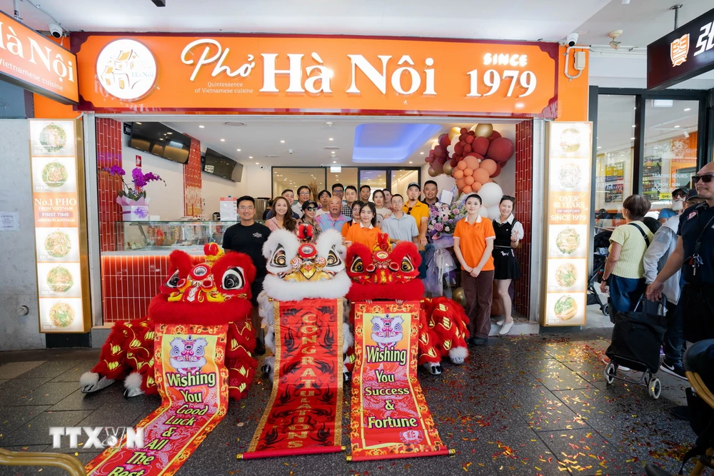 Nhà hàng “Phở Hà Nội 1979” khai trương tại địa chỉ 128 đường Burwood, khu Burwood, bang New South Wales, Australia. (Ảnh: TTXVN phát)