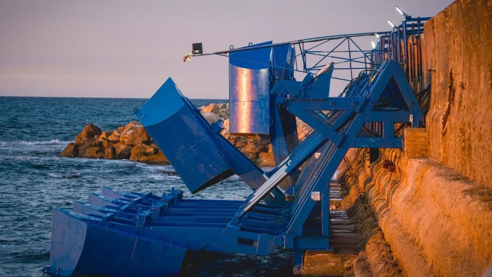 Nhà máy điện sóng đặt tại cảng Jaffa ở thành phố Tel Aviv-Yafo, nằm bên bờ Địa Trung Hải. (Nguồn: Eco Wave Power)