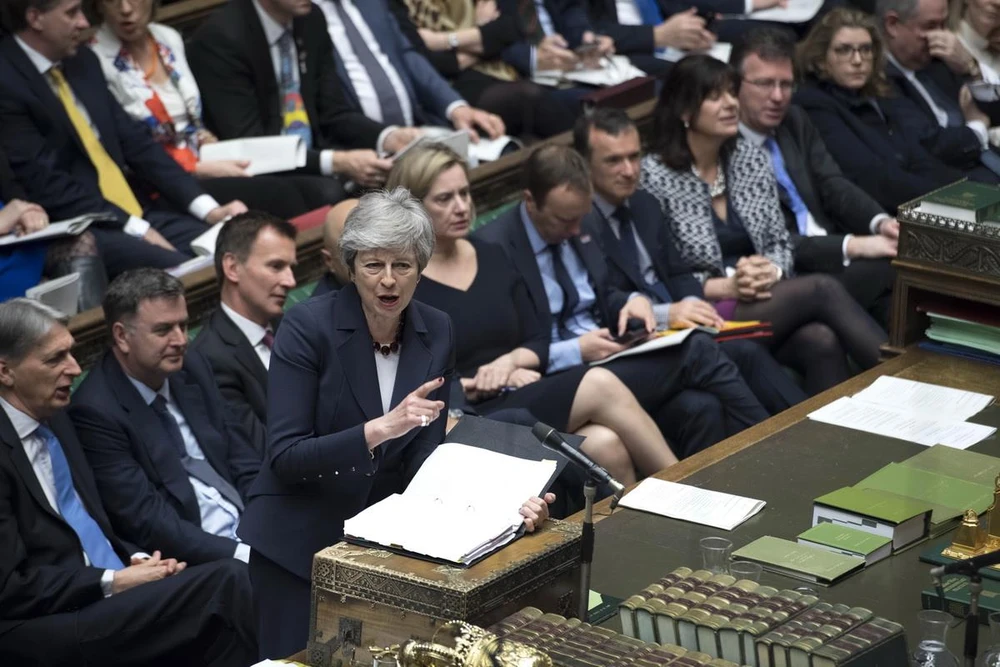 Thủ tướng Anh Theresa May phát biểu tại một phiên họp của Hạ viện ở London. (Ảnh: THX/TTXVN)