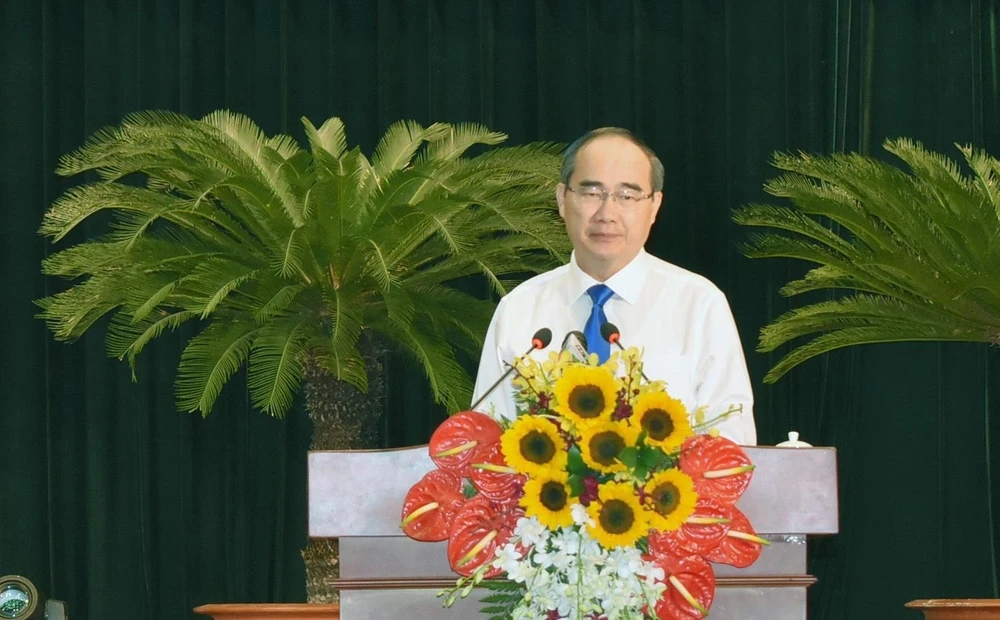 Ông Nguyễn Thiện Nhân, Ủy viên Bộ Chính trị, Bí thư Thành ủy Thành phố Hồ Chí Minh phát biểu tại Hội nghị. (Ảnh: Mỹ Phương/TTXVN)