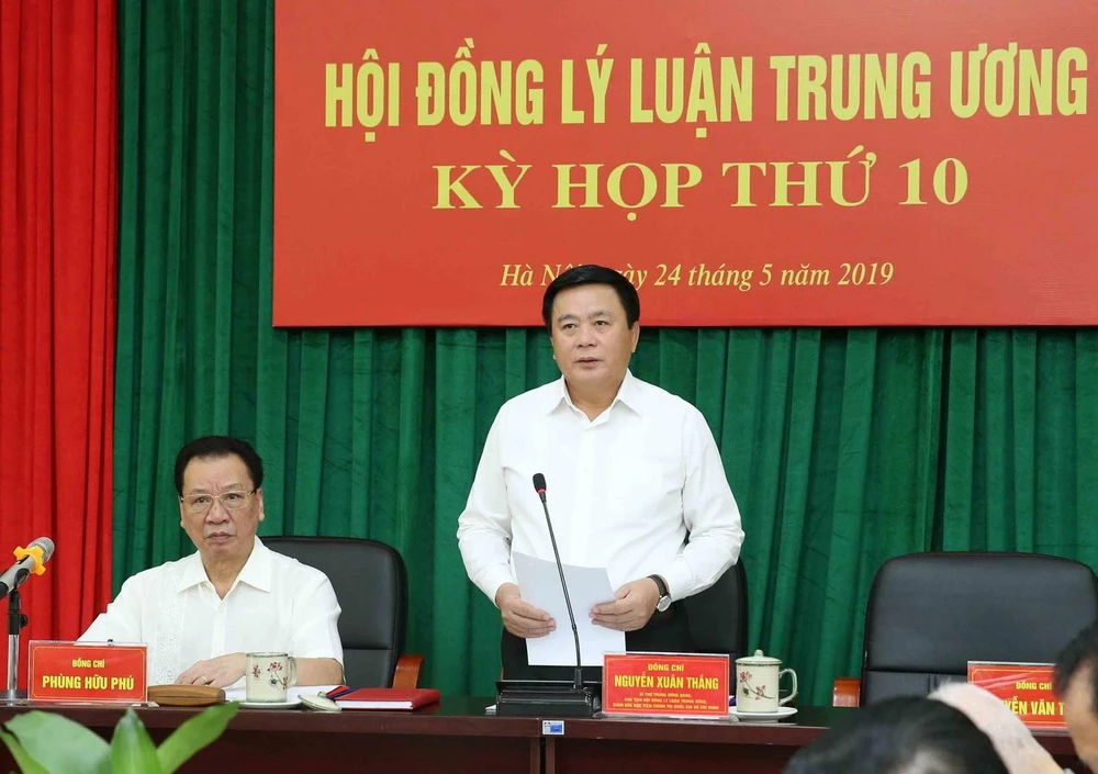 Ông Nguyễn Xuân Thắng phát biểu khai mạc kỳ họp. (Ảnh: Phương Hoa/TTXVN)