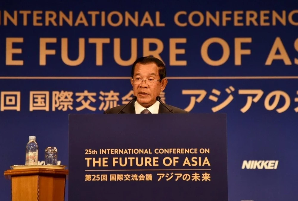 Thủ tướng Campuchia Hun Sen phát biểu tại hội nghị. (Ảnh: Thành Hữu/TTXVN)