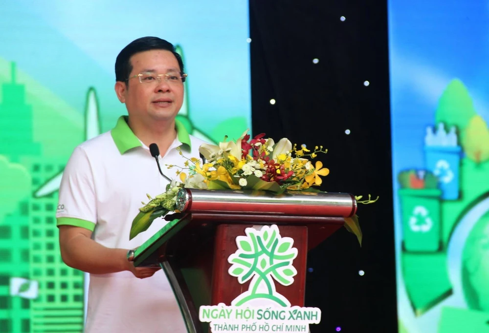 Ông Nguyễn Toàn Thắng, Giám đốc Sở Tài nguyên và Môi trường TP Hồ Chí Minh phát biểu tại ngày hội. (Ảnh: Xuân Dự/TTXVN) 