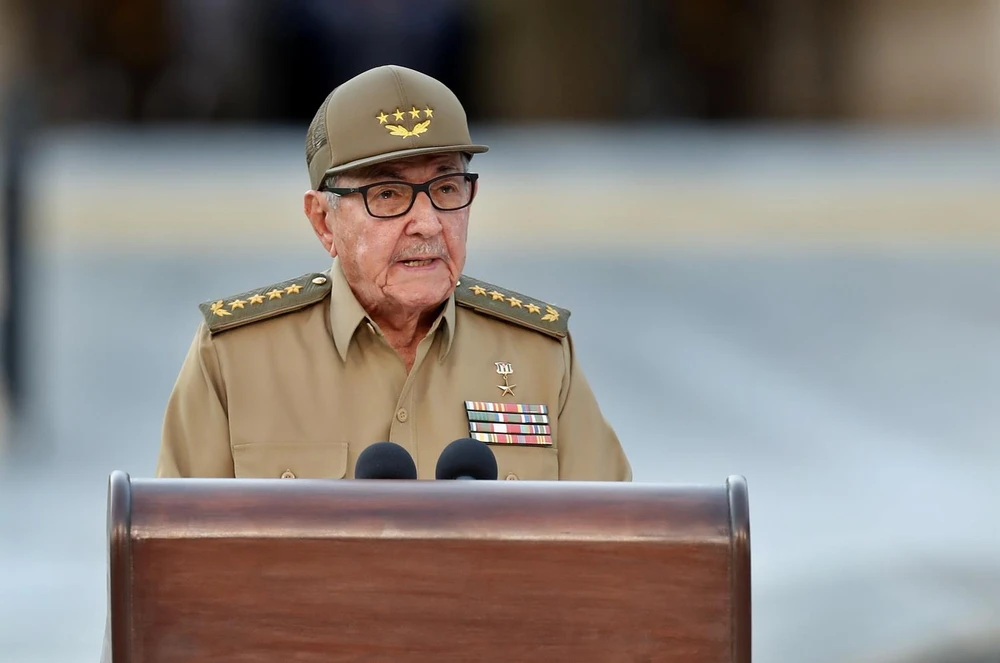 Bí thư thứ nhất Ban Chấp hành Trung ương Đảng Cộng sản Cuba Raul Castro phát biểu tại lễ kỷ niệm 60 năm ngày Cách mạng Cuba thành công, Santiago ngày 1/1 vừa qua. (Ảnh: AFP/TTXVN)
