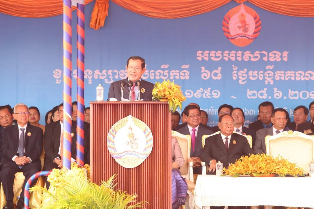 Chủ tịch CPP, Thủ tướng Hun Sen phát biểu tại lễ kỷ niệm. (Ảnh: TTXVN)