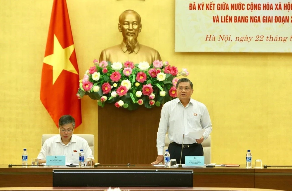 Chủ nhiệm Ủy ban Đối ngoại của Quốc hội Nguyễn Văn Giàu phát biểu khai mạc hội nghị. (Ảnh: Dương Giang/TTXVN)