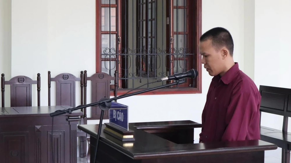 Bị cáo Nguyễn Hoài Nhanh tại phiên tòa. (Ảnh: Đậu Tất Thành/TTXVN)