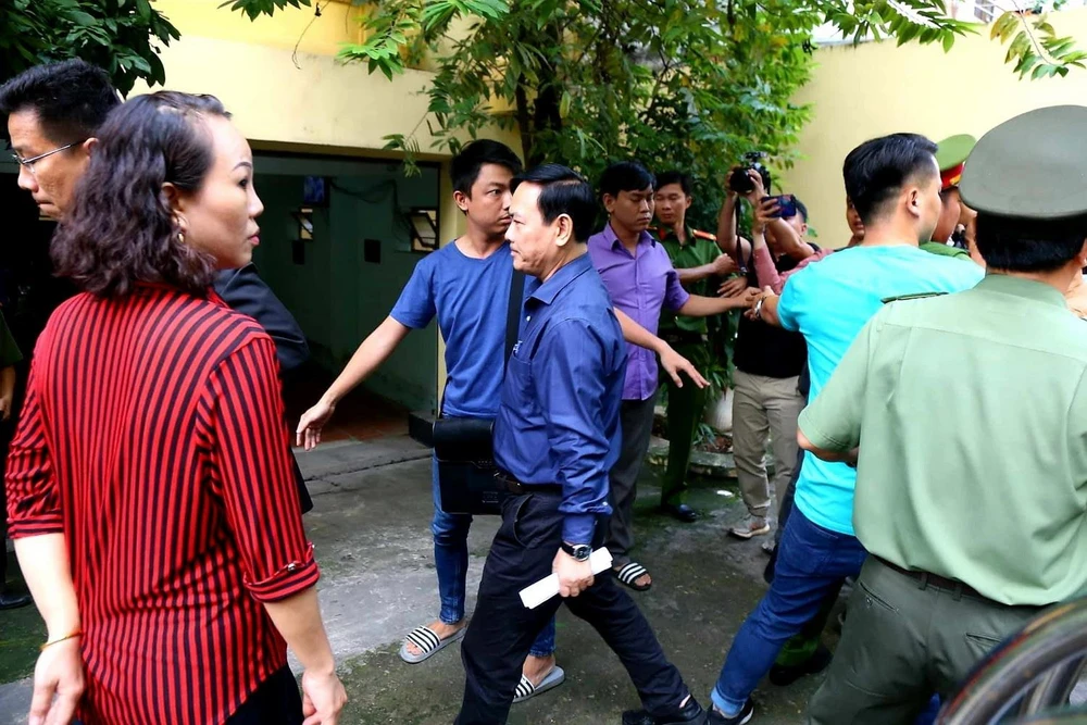 Bị cáo Nguyễn Hữu Linh đến tòa ngày 23/8. (Ảnh: Thành Chung/TTXVN)