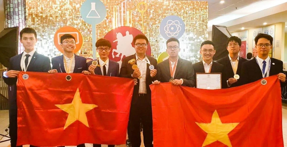 Đoàn Việt Nam đạt thành tích ấn tượng với 3 huy chương vàng, 3 huy chương bạc, 2 huy chương đồng. (Ảnh: TTXVN phát)