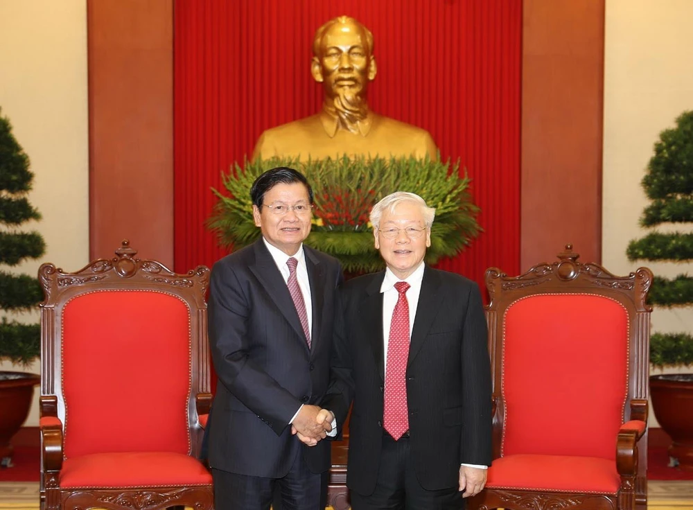 Thủ tướng Lào kết thúc chuyến thăm chính thức Việt Nam