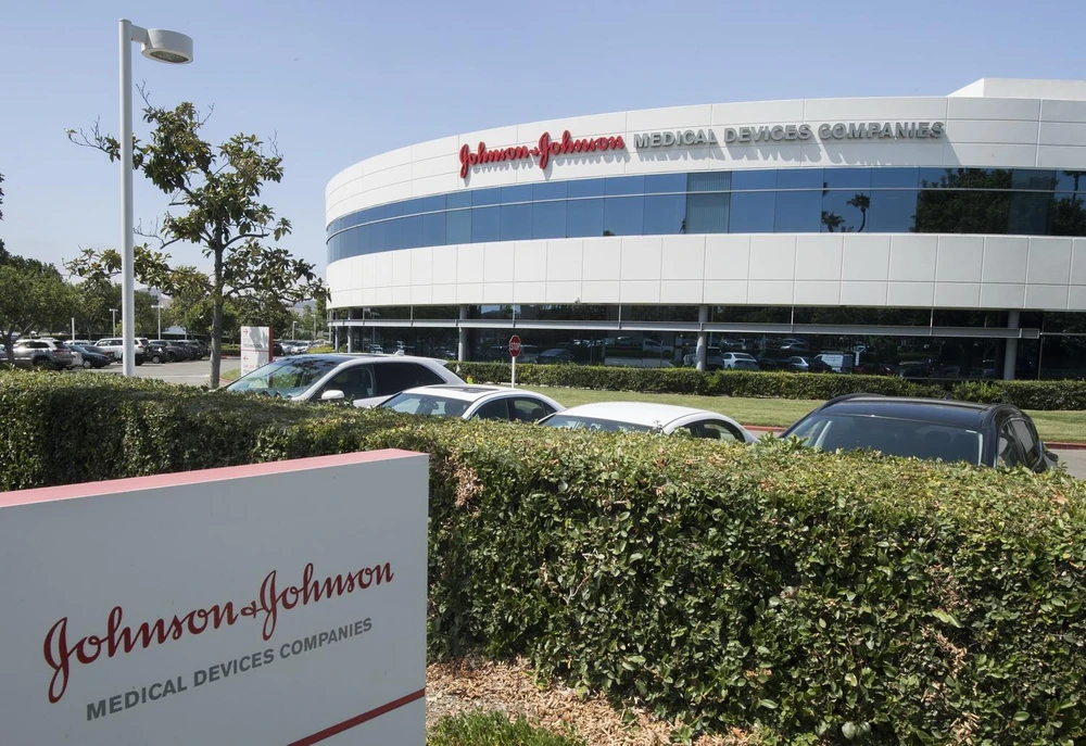 Trụ sở Johnson & Johnson tại Irvine, bang California của Mỹ, ngày 28/8 vừa qua. (Ảnh: AFP/TTXVN)