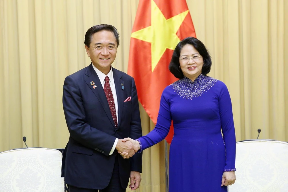 Phó Chủ tịch nước Đặng Thị Ngọc Thịnh tiếp Thống đốc Kuroiwa Yuji. (Ảnh: Dương Giang/TTXVN)