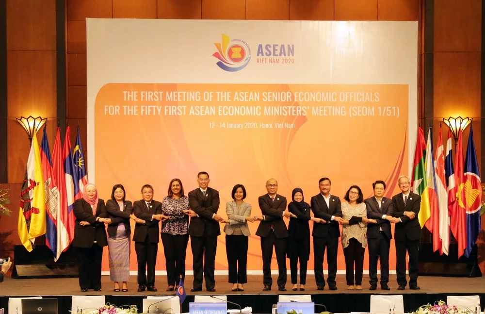 Các Trưởng đoàn tham dự Hội nghị hẹp các Quan chức Kinh tế Cao cấp ASEAN lần thứ nhất năm 2020 (SEOM 1/51). (Ảnh: Trần Việt/TTXVN)