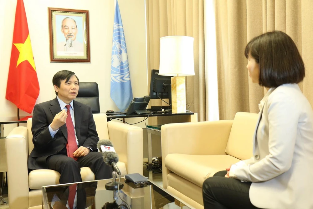 Đại sứ Đặng Đình Quý - Trưởng phái đoàn đại diện VN tại LHQ trả lời phỏng vấn TTXVN. (Ảnh: Hữu Thanh/TTXVN)