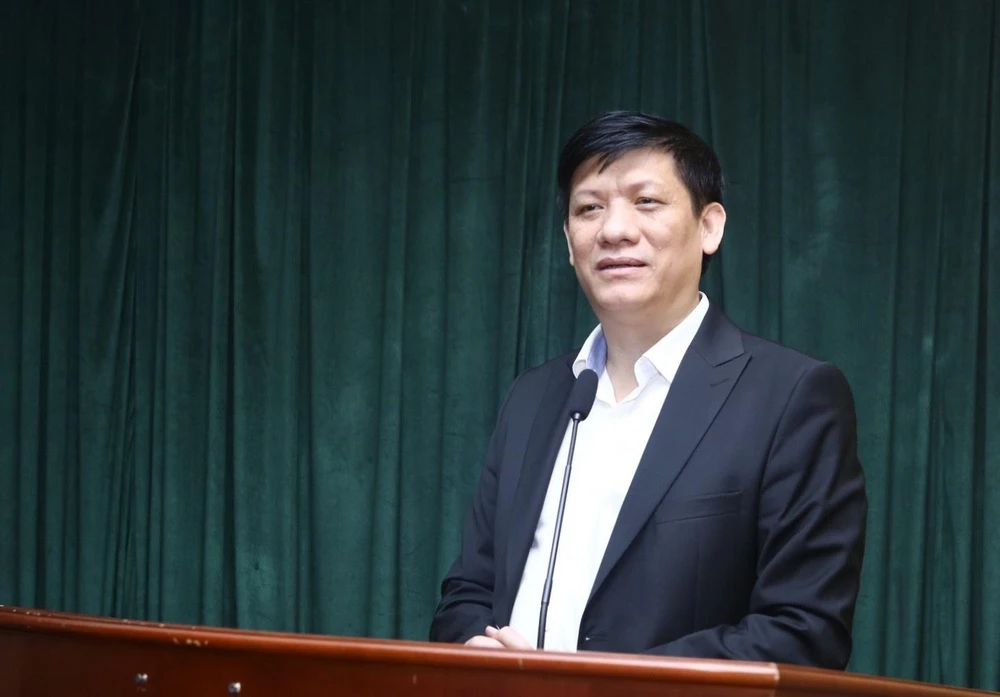 Thứ trưởng Bộ Y tế Nguyễn Thanh Long phát biểu. (Ảnh: Minh Quyết/TTXVN)
