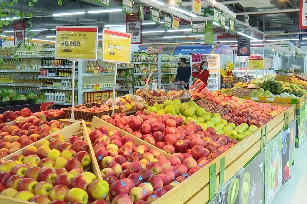 Trung tâm thương mại Vincom Plaza Sơn La cung ứng đẩy đủ hàng hóa thiết yếu cho nhu cầu tiêu dùng của người dân. (Ảnh: Nguyễn Cường/TTXVN)