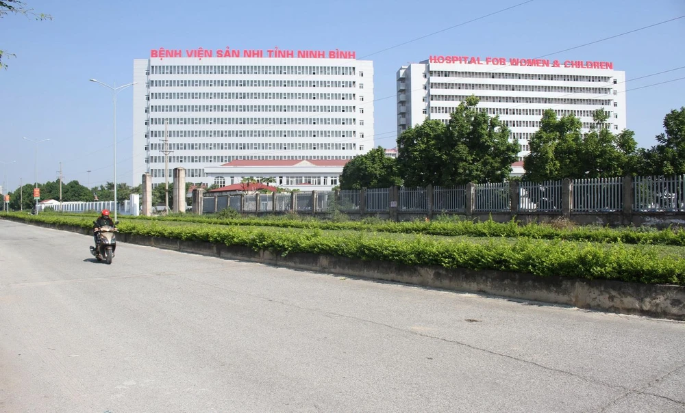 Dự án Bệnh viện sản nhi tỉnh Ninh Bình (hiện tỷ lệ giải ngân đạt 99,4% kế hoạch vốn) đang trong giai đoạn hoàn thành đưa vào sử dụng. (Ảnh: Thùy Dung/TTXVN)