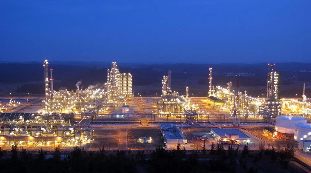 Nhà máy lọc dầu Dung Quất - Công ty Lọc hóa dầu Bình Sơn tại Khu kinh tế Dung Quất, tỉnh Quảng Ngãi. (Ảnh: Nguyễn Đăng Lâm/TTXVN)