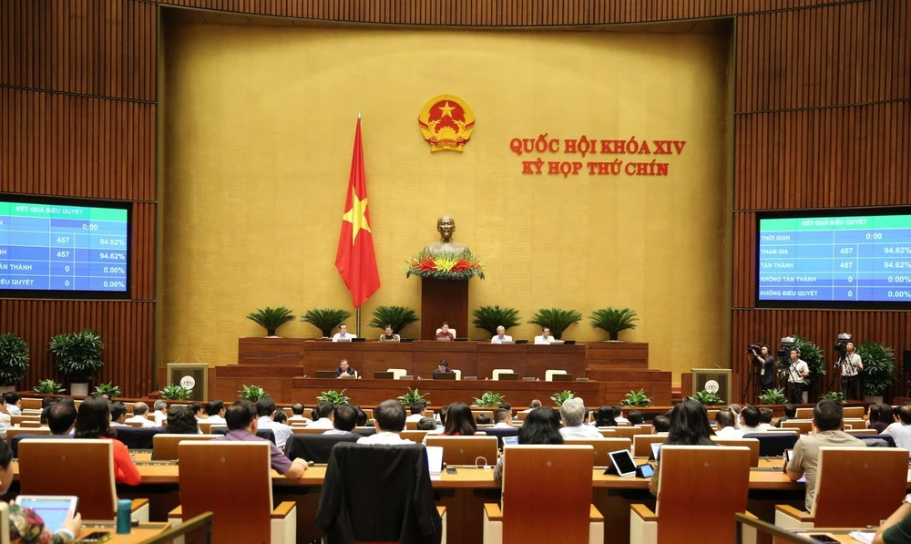 457/457 đại biểu Quốc hội có mặt tại Hội trường biểu quyết thông qua Nghị quyết phê chuẩn EVFTA. (Ảnh: Dương Giang/TTXVN)