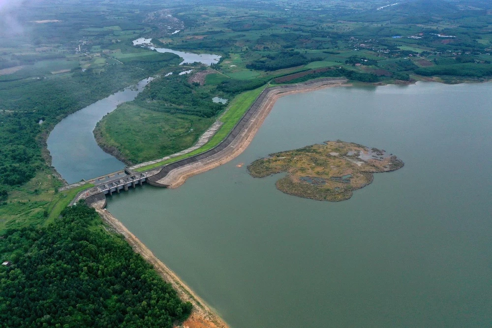 Dung tích hồ thủy điện Sông Hinh mới ở mức 44%, sẵn sàng tham gia cắt lũ. (Ảnh: Ngọc Hà/TTXVN)