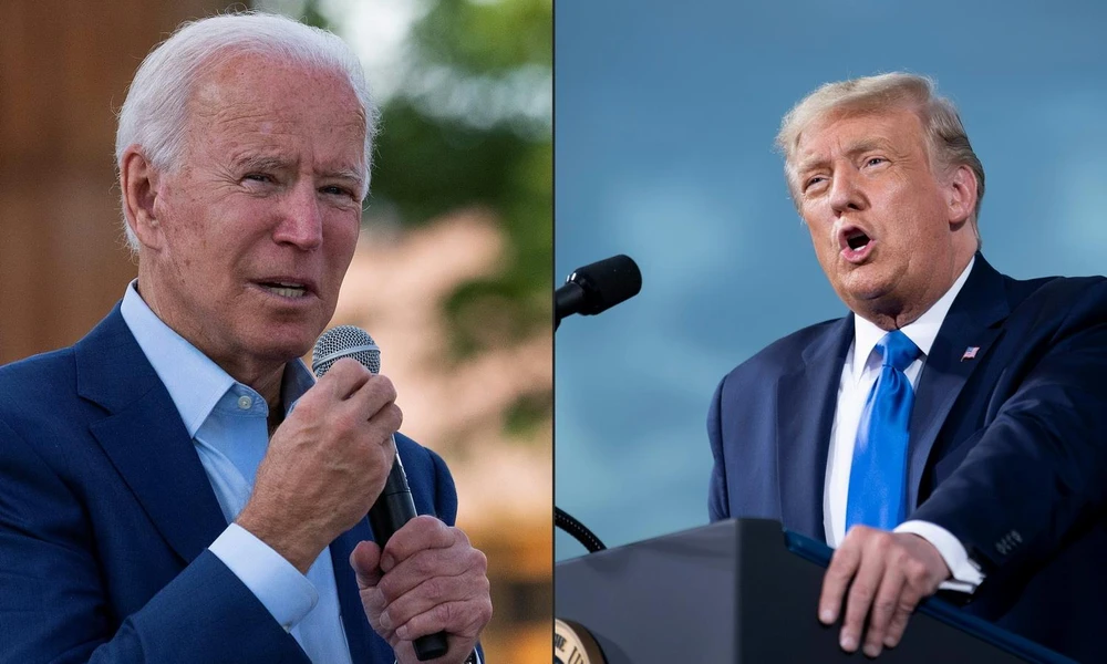 Tổng thống Mỹ đương nhiệm Donald Trump (phải) trong chiến dịch tranh cử ở Jacksonville, Florida ngày 24/9 vừa qua và ứng viên đảng Dân chủ Joe Biden phát biểu tại một sự kiện ở Charlotte, North Carolina ngày 25/9. (Ảnh: AFP/TTXVN)