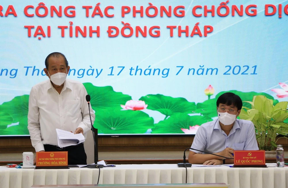 Phó Thủ tướng Thường trực Chính phủ Trương Hòa Bình phát biểu chỉ đạo tại buổi làm việc. (Ảnh: Chương Đài/TTXVN)