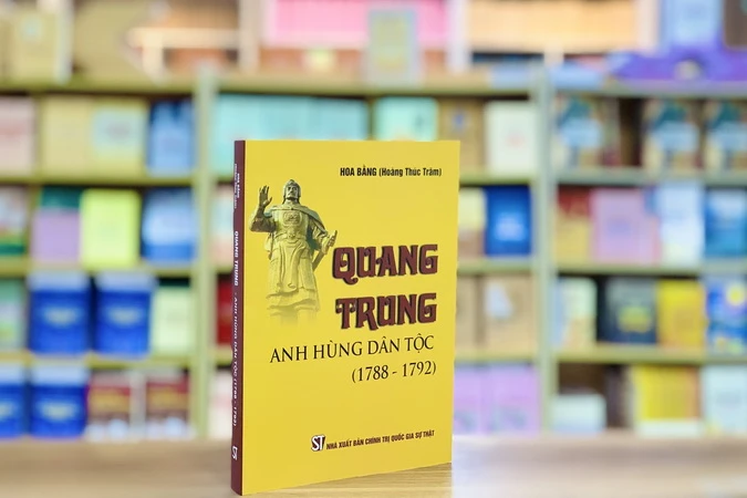 Cuốn sách Quang Trung-Anh hùng dân tộc (1788-1792) của nhà nghiên cứu sử học và văn học Hoàng Thúc Trâm. (Nguồn: Báo Chính phủ)