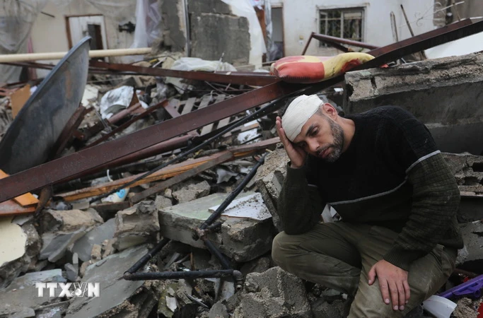 Cảnh đổ nát sau vụ oanh tạc của Israel xuống thành phố Rafah, miền Nam Dải Gaza ngày 15/11. (Ảnh: THX/TTXVN)