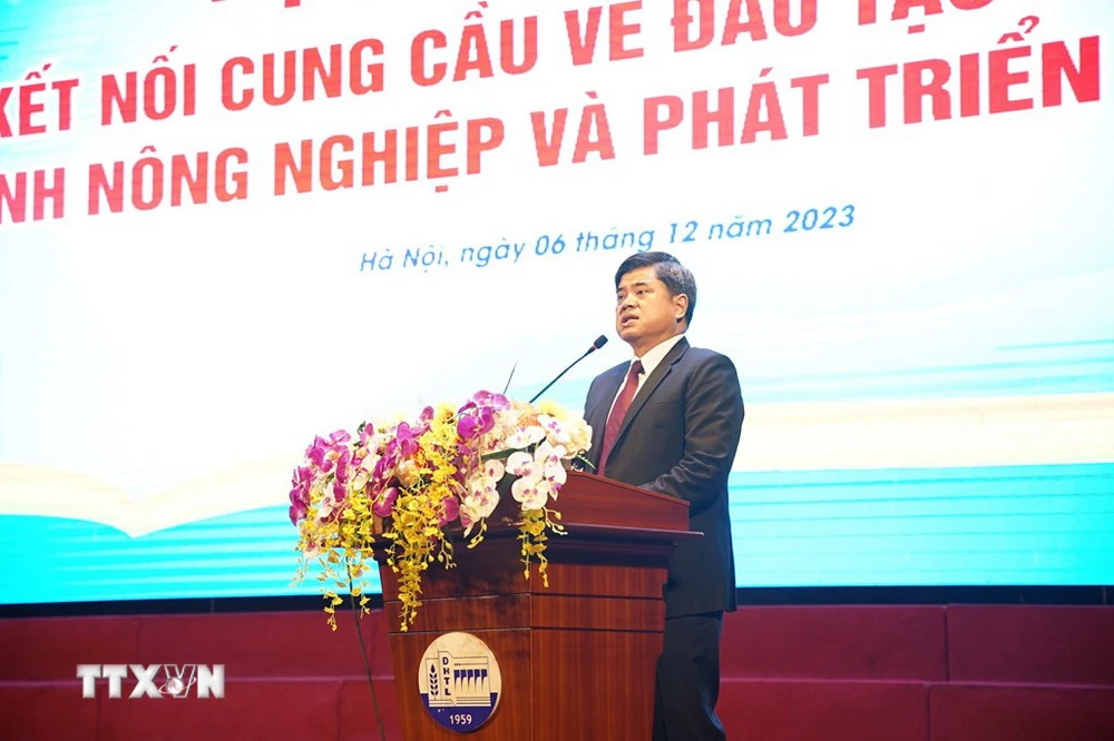 Thứ trưởng Bộ Nông nghiệp và Phát triển Nông thôn Trần Thanh Nam phát biểu tại Hội nghị/Hội chợ. (Ảnh: Bích Hồng/Bnews/TTXVN)