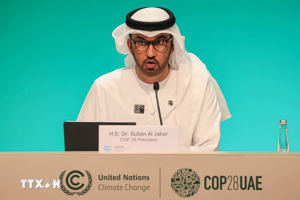 Chủ tịch COP28, ông Sultan Al Jaber phát biểu tại cuộc họp báo ở Dubai, Các Tiểu vương quốc Arab Thống nhất, ngày 4/12 vừa qua. (Ảnh: AFP/TTXVN)