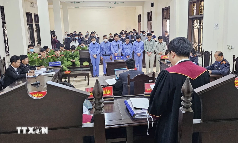 Tòa án Nhân dân tỉnh Phú Thọ tuyên án đối với các bị cáo. (Ảnh Tạ Toàn/TTXVN)